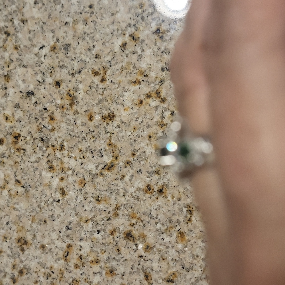 Tsavorite diamond ring In Platinum - Picture 8 of 10